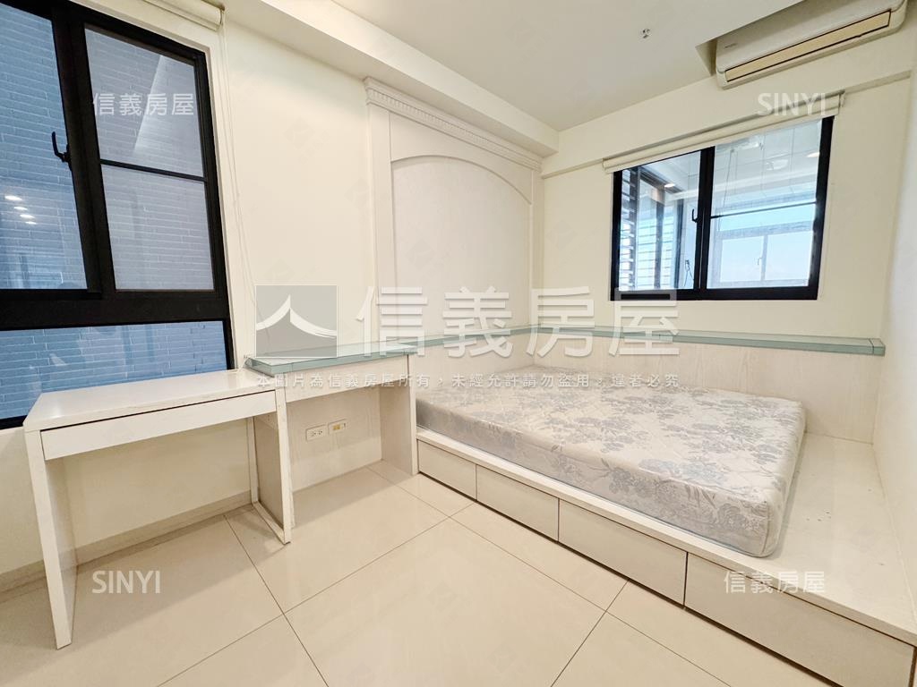 華鳳精裝四房平車房屋室內格局與周邊環境