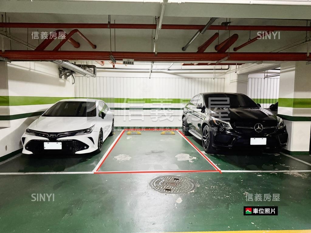 華鳳精裝四房平車房屋室內格局與周邊環境