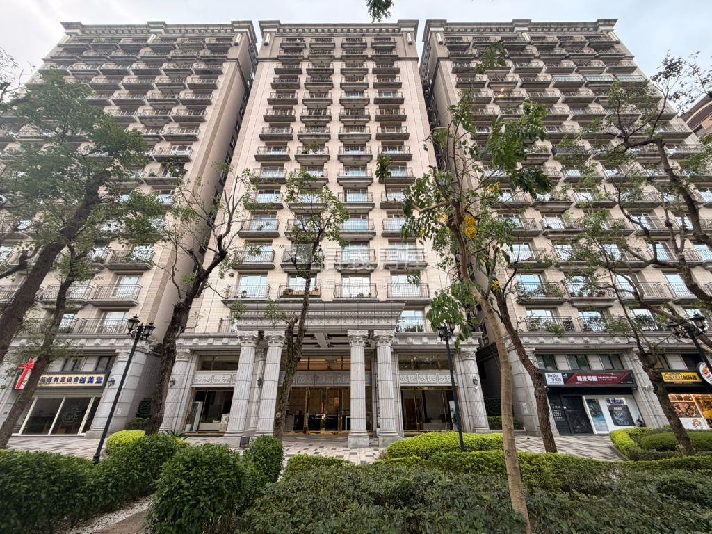爵仕悅優質四房車房屋室內格局與周邊環境