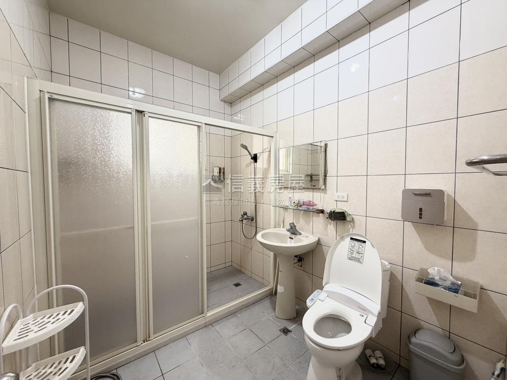 土地約６０５坪的合法農舍房屋室內格局與周邊環境