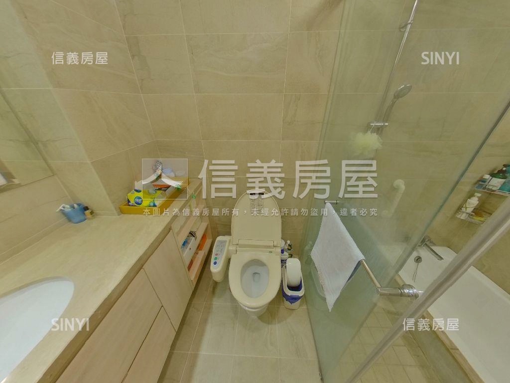 小城邊間裝潢唯美豪邸房屋室內格局與周邊環境
