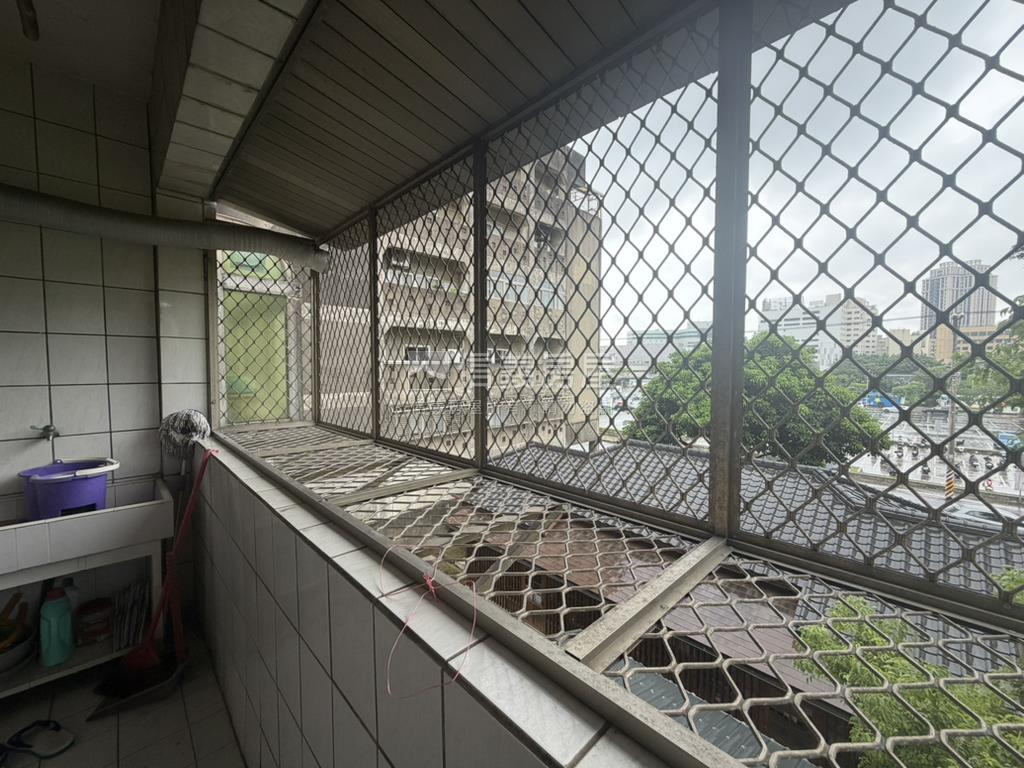 南大華廈三房平車房屋室內格局與周邊環境