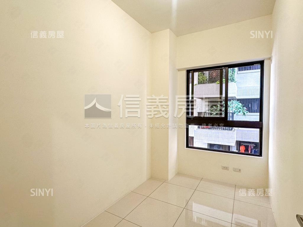 未居住過捷運旁三房平車房屋室內格局與周邊環境