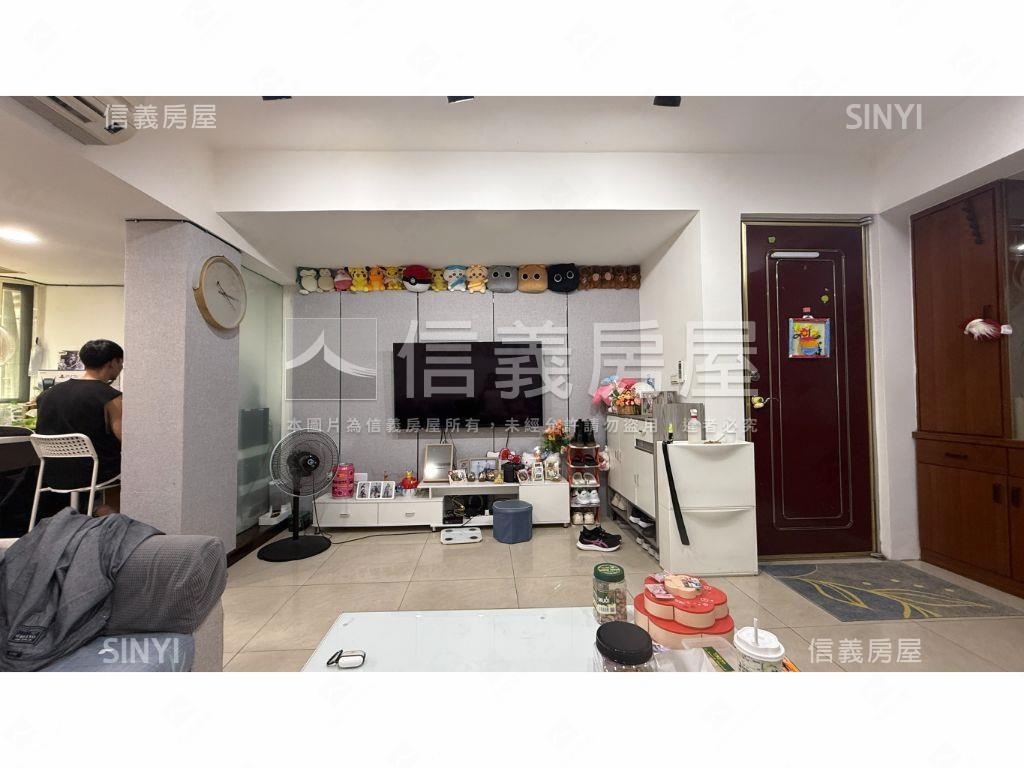 榮星花園低總裝潢美寓房屋室內格局與周邊環境