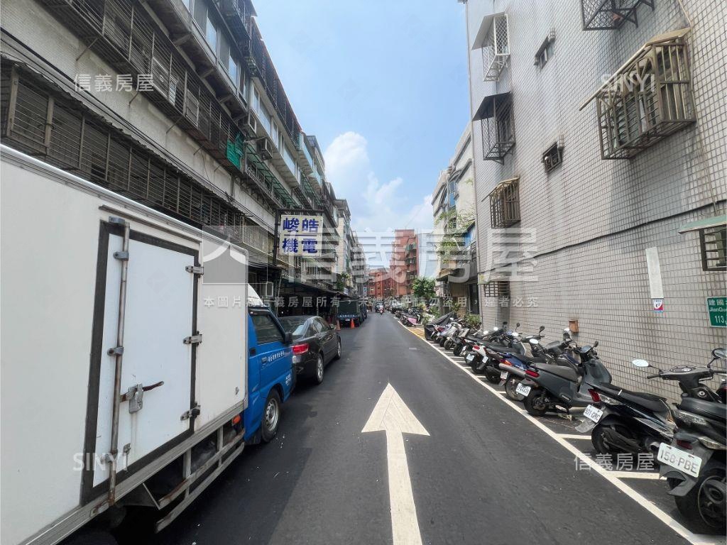 榮星花園低總裝潢美寓房屋室內格局與周邊環境