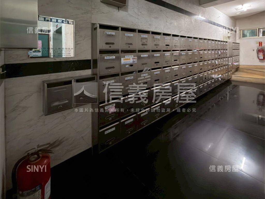 雙捷運公園採光美套房房屋室內格局與周邊環境