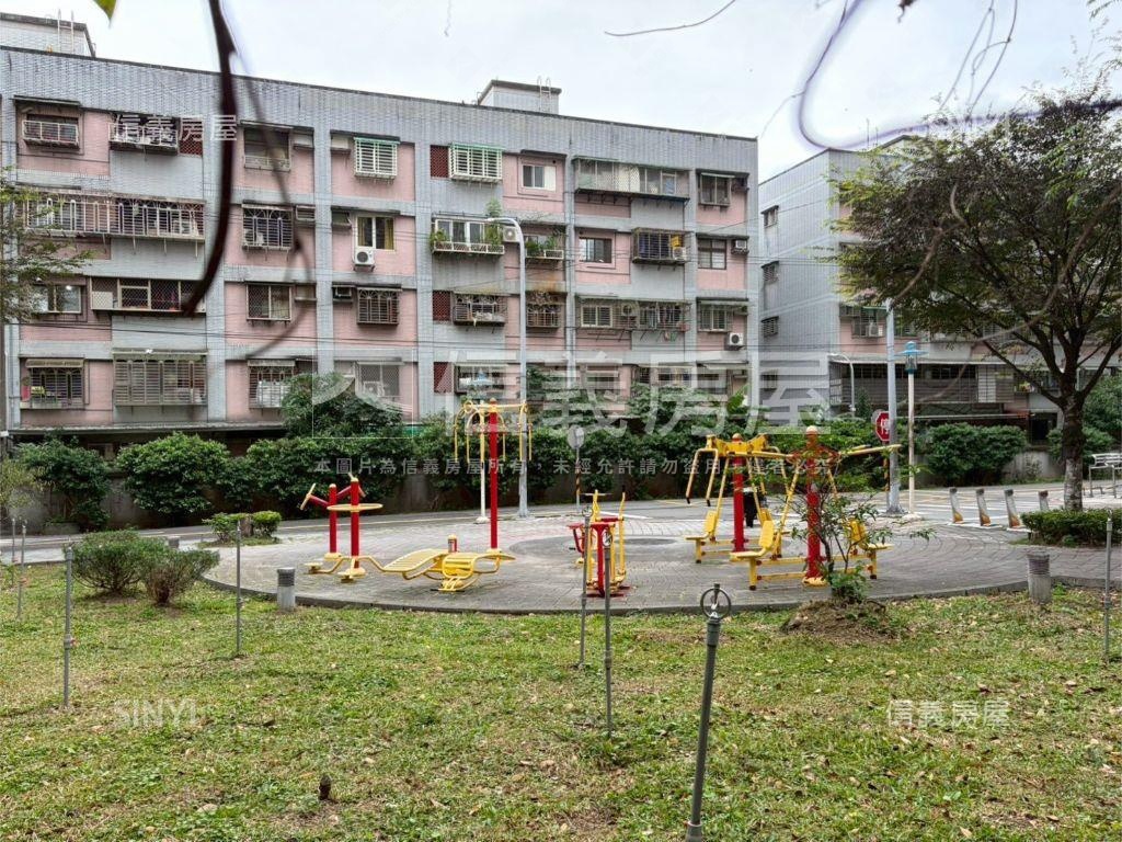 雙捷運公園採光美套房房屋室內格局與周邊環境