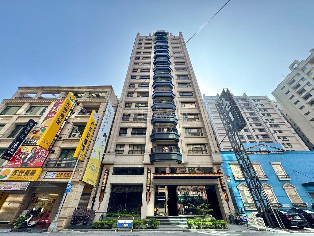 巨蛋核心城四房平車房屋室內格局與周邊環境
