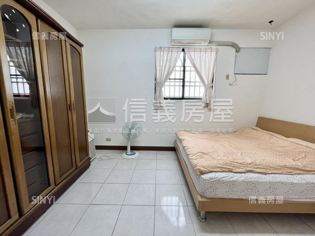 松竹街成家車庫美透天房屋室內格局與周邊環境