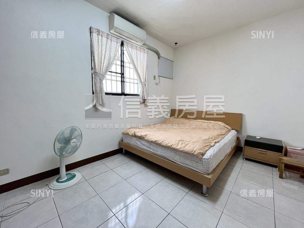 松竹街成家車庫美透天房屋室內格局與周邊環境