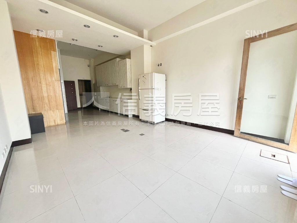 屋齡十年臨路透天店面房屋室內格局與周邊環境