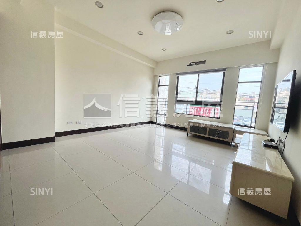 屋齡十年臨路透天店面房屋室內格局與周邊環境