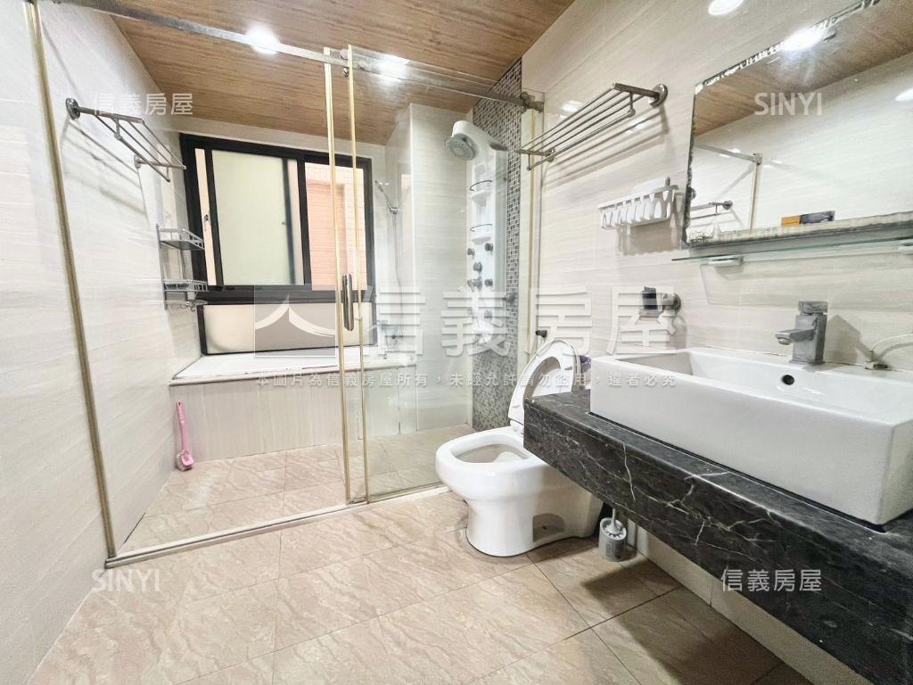 屋齡十年臨路透天店面房屋室內格局與周邊環境