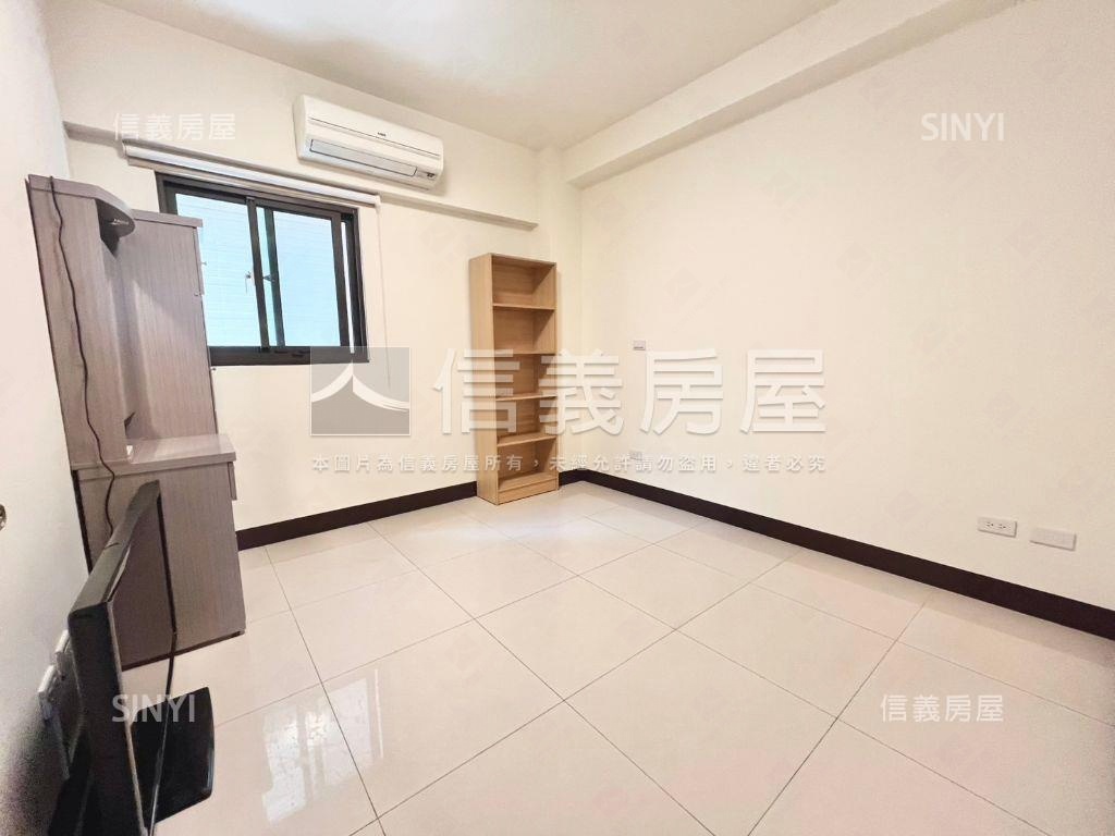 屋齡十年臨路透天店面房屋室內格局與周邊環境