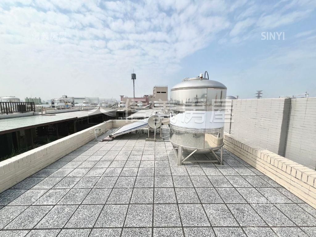 屋齡十年臨路透天店面房屋室內格局與周邊環境