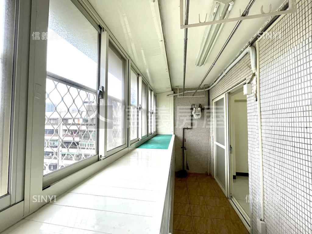 近捷運高樓美裝三房房屋室內格局與周邊環境