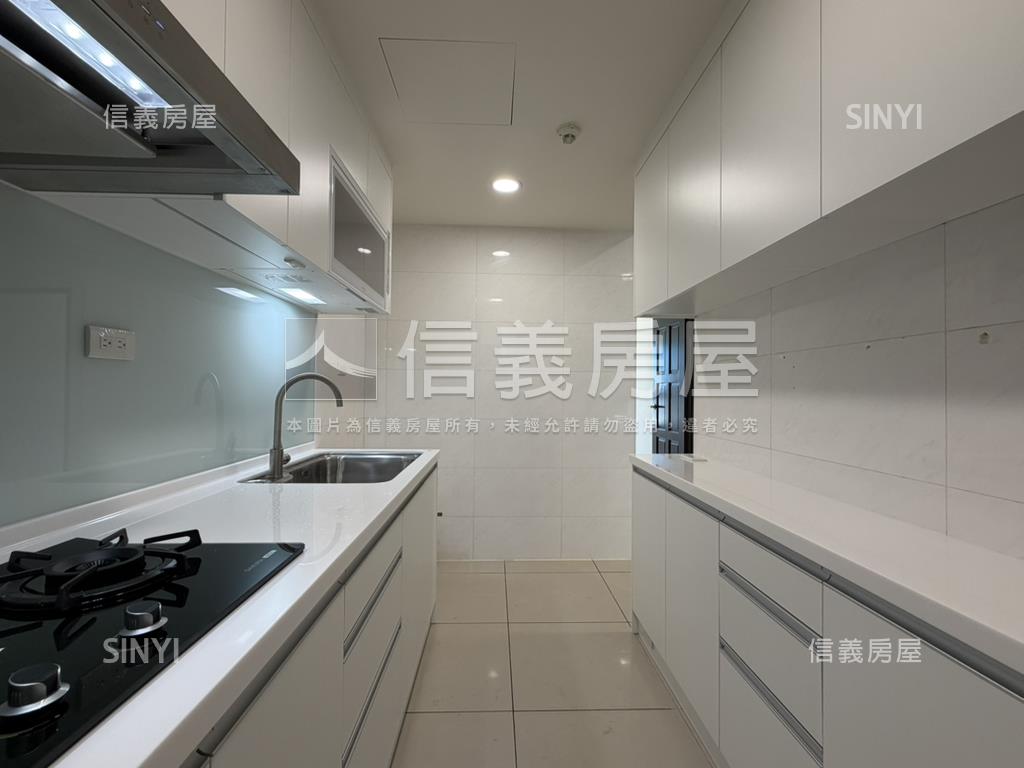 帝心高樓景觀２房２衛平車房屋室內格局與周邊環境