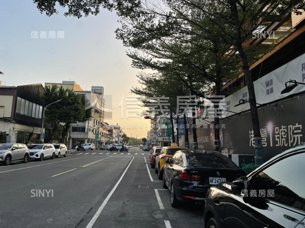 鹽埕｜港灣１號院面愛河戶房屋室內格局與周邊環境