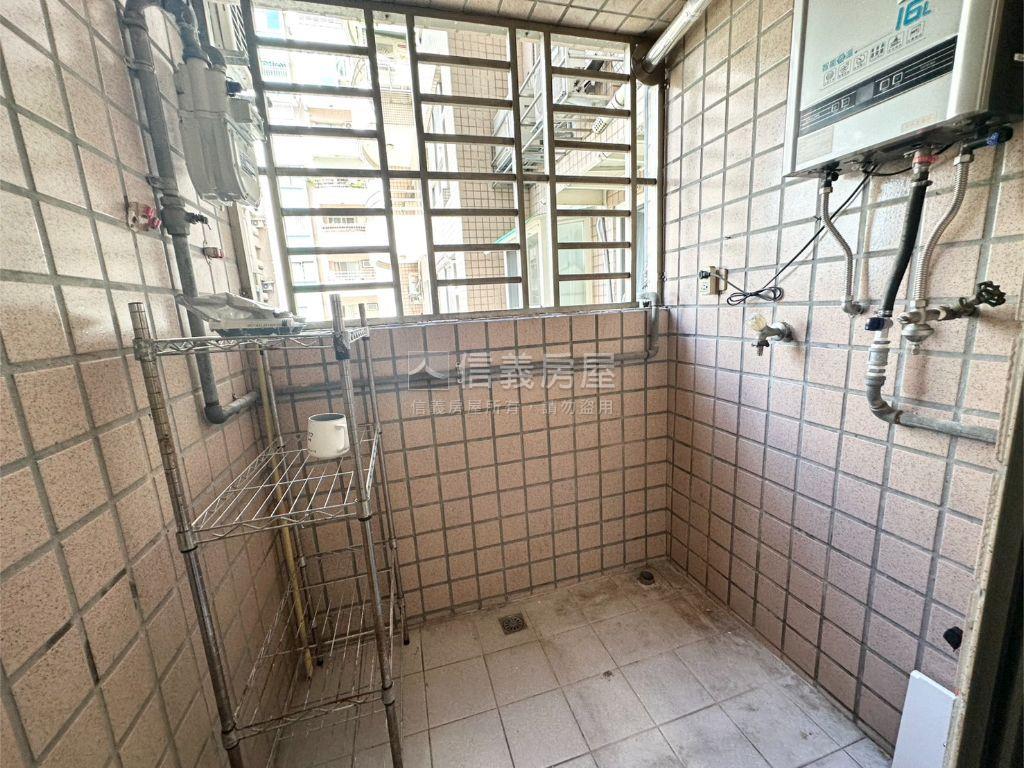 美麗心殿邊間兩房車位房屋室內格局與周邊環境