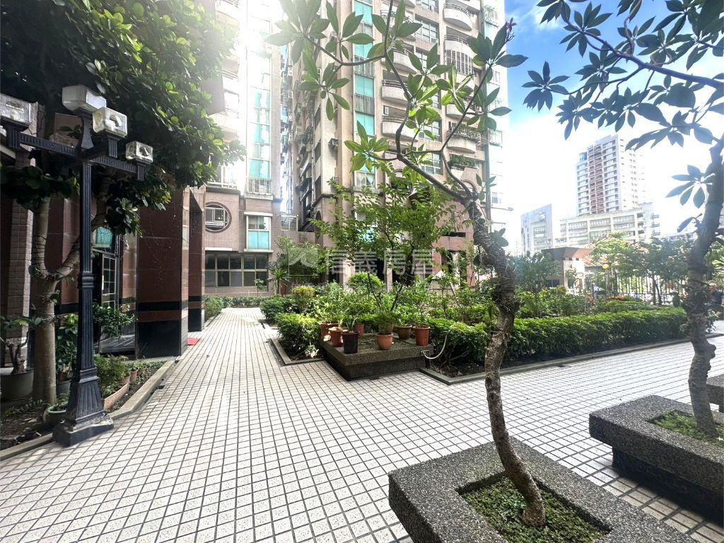 美麗心殿邊間兩房車位房屋室內格局與周邊環境