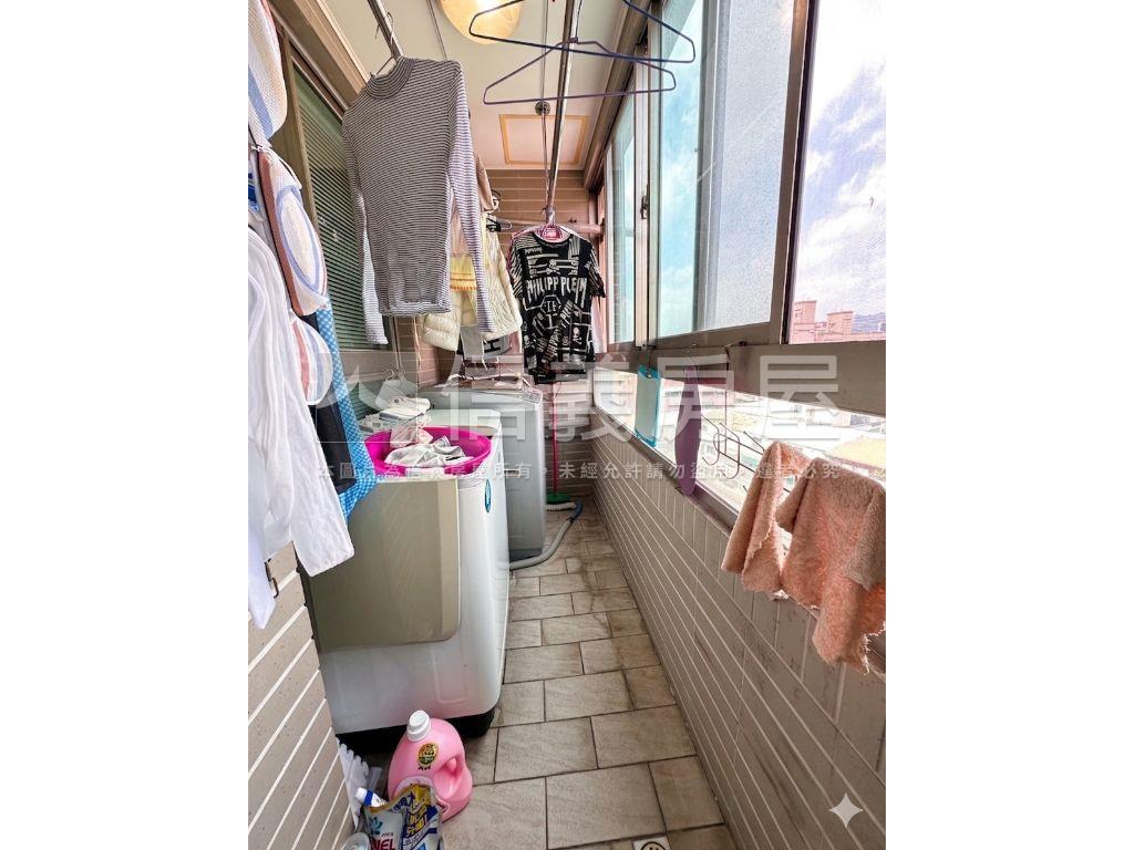 真情。精美四房平面車位房屋室內格局與周邊環境