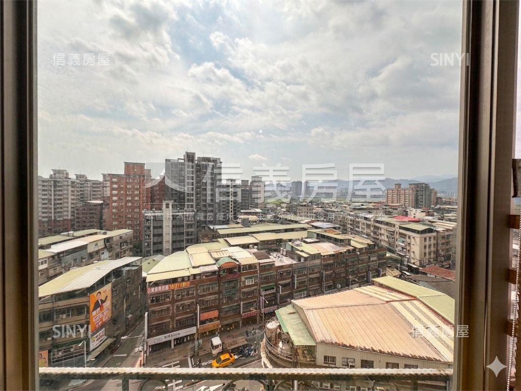 真情。精美四房平面車位房屋室內格局與周邊環境