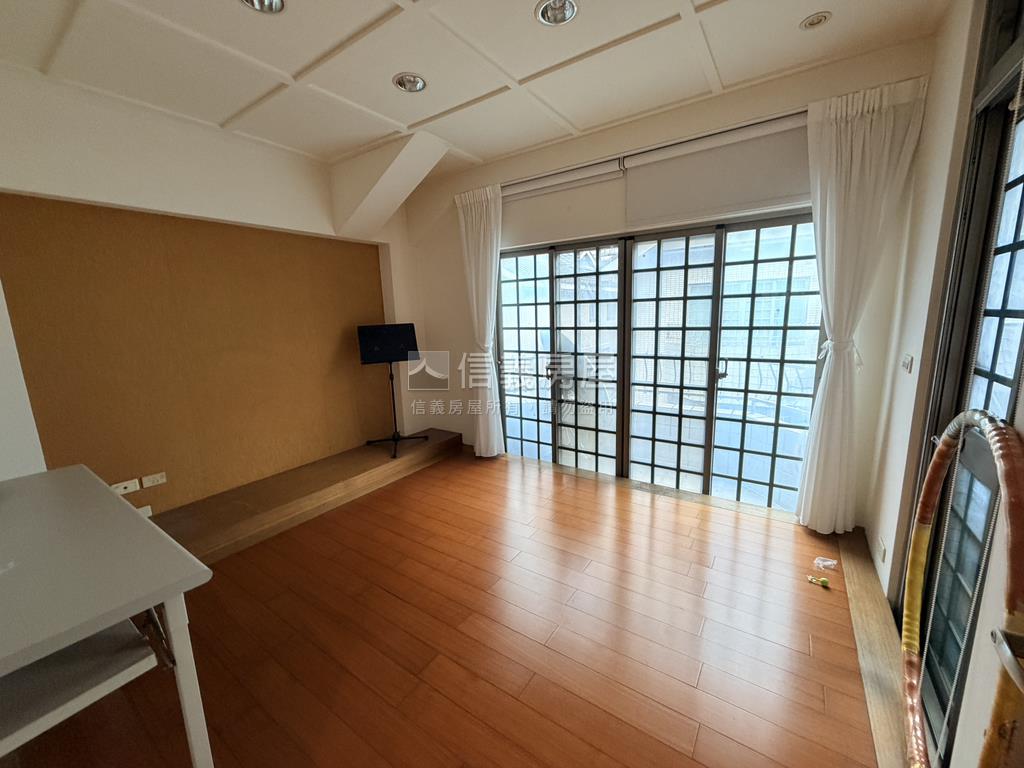 專任藝文澄園透天別墅房屋室內格局與周邊環境