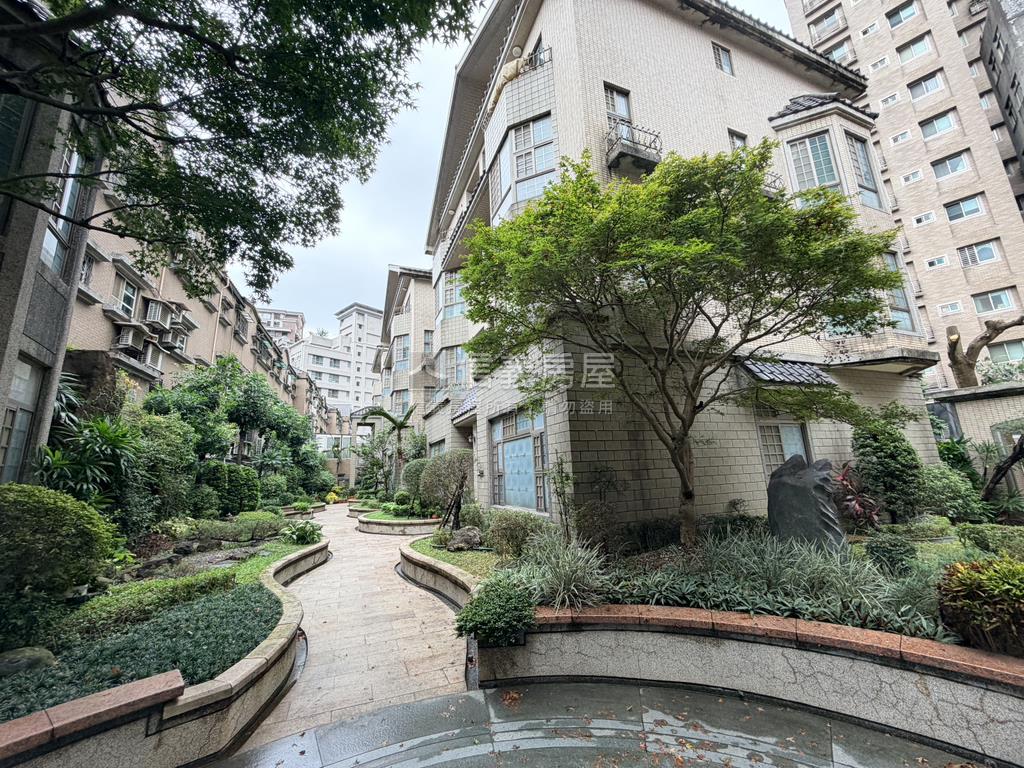 專任藝文澄園透天別墅房屋室內格局與周邊環境