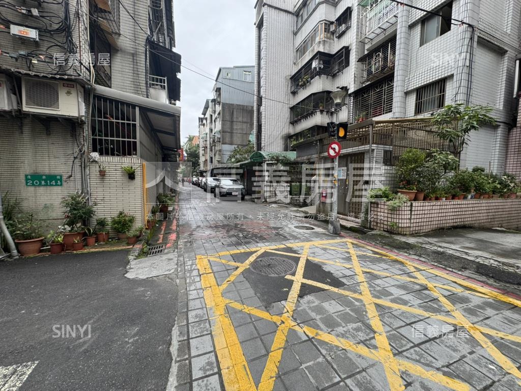 明湖芹園明亮三房車位房屋室內格局與周邊環境