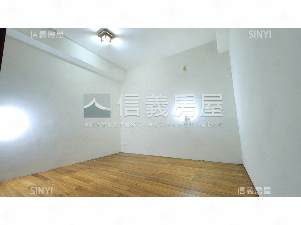西屯逢甲美透天房屋室內格局與周邊環境