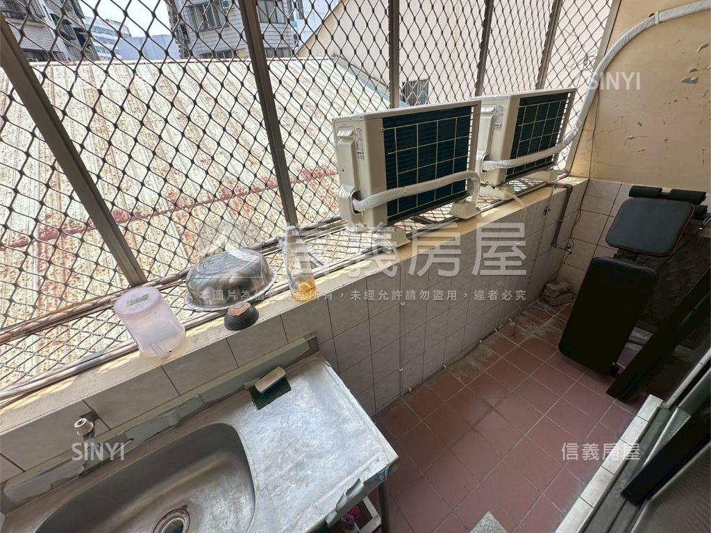 急售！西屯透天屋況好房屋室內格局與周邊環境