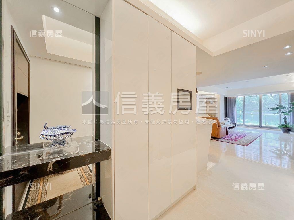 鄉林皇居後棟裝潢樹梢戶房屋室內格局與周邊環境