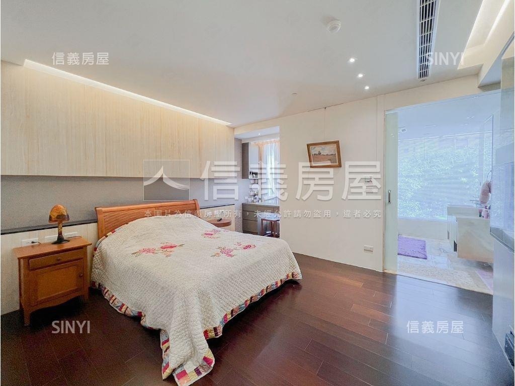 鄉林皇居後棟裝潢樹梢戶房屋室內格局與周邊環境