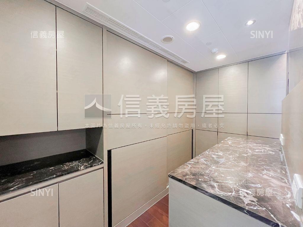 鄉林皇居後棟裝潢樹梢戶房屋室內格局與周邊環境