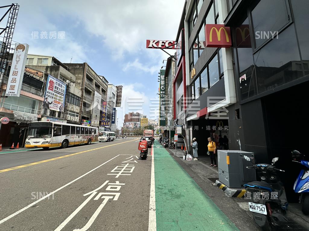 火車站前中正圓環店面房屋室內格局與周邊環境
