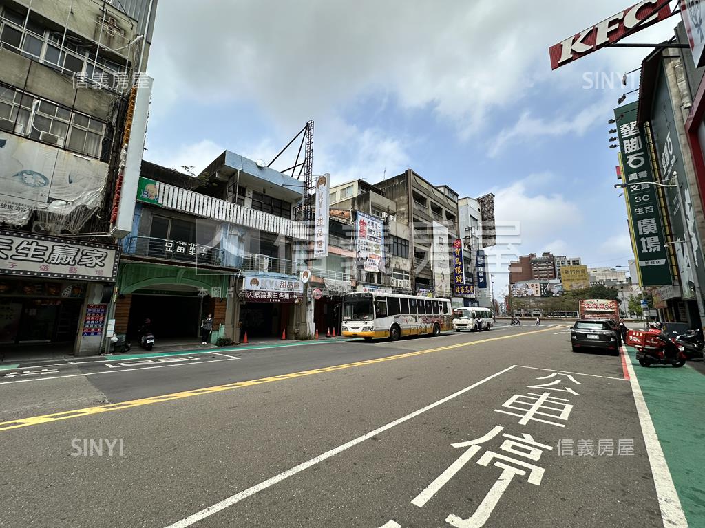 火車站前中正圓環店面房屋室內格局與周邊環境