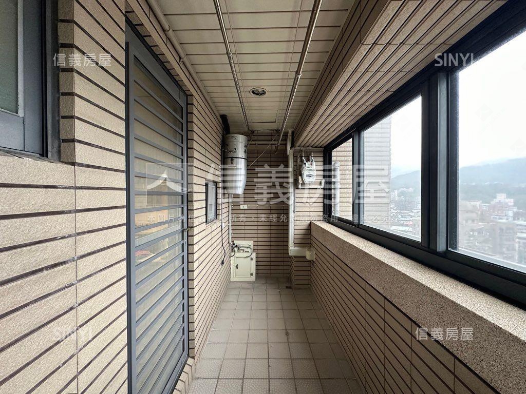 帝王尊爵館藏樓中樓房屋室內格局與周邊環境