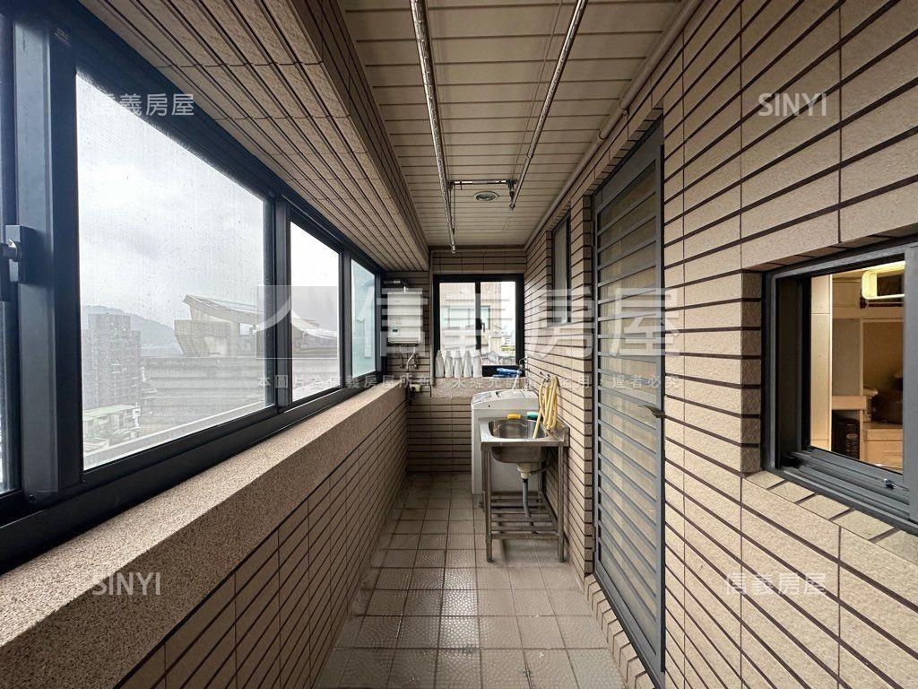 帝王尊爵館藏樓中樓房屋室內格局與周邊環境