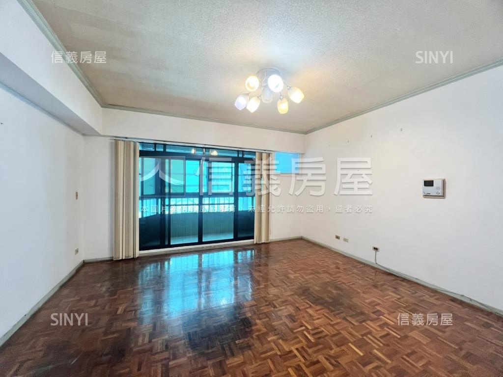 專任龍門台大學府管理邊間房屋室內格局與周邊環境