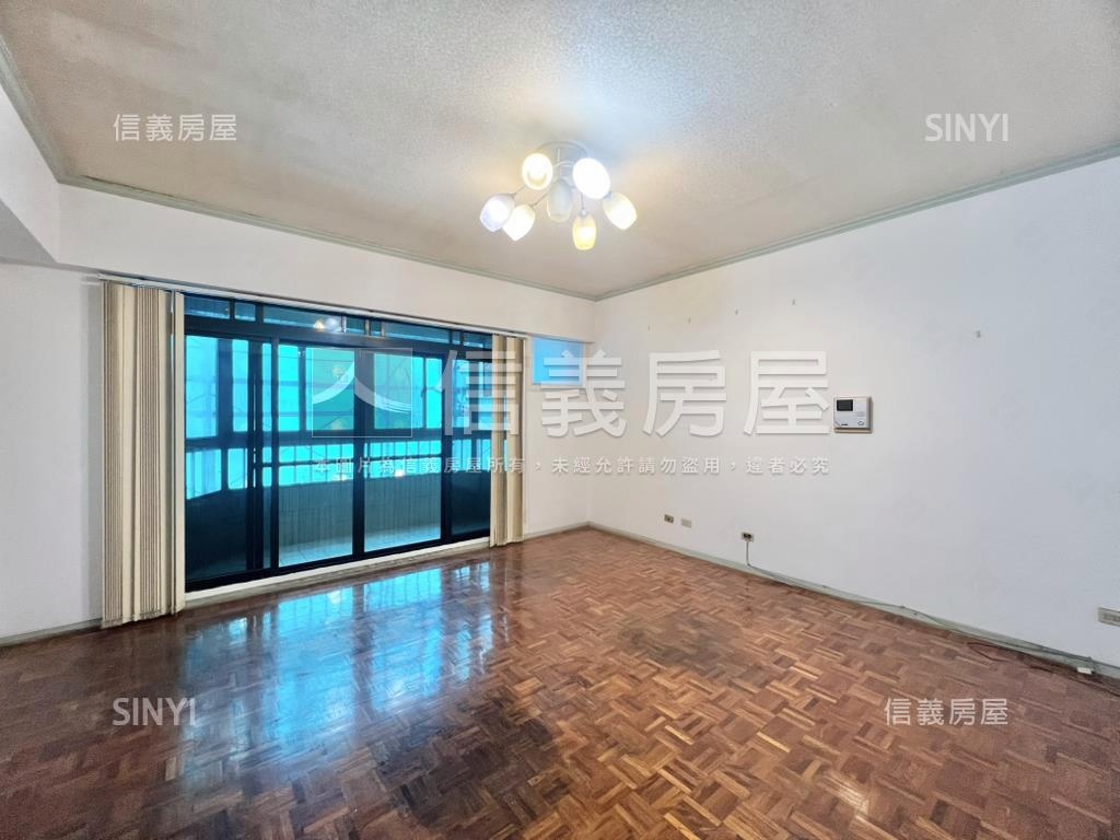 專任龍門台大學府管理邊間房屋室內格局與周邊環境