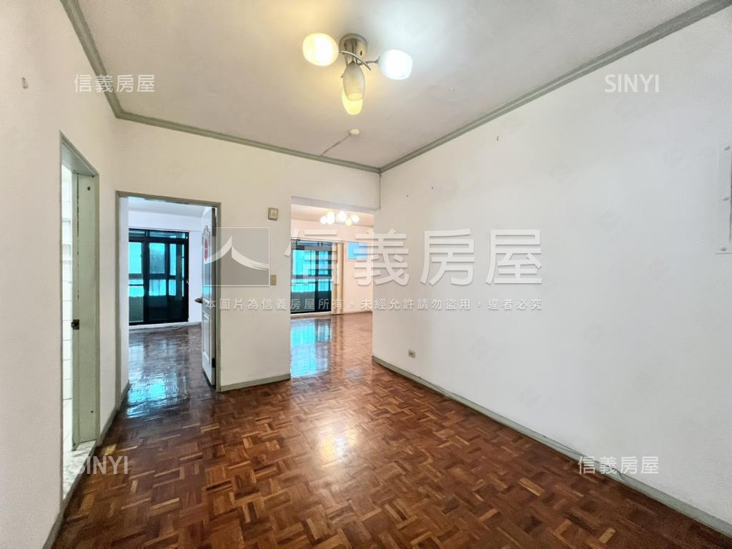 專任龍門台大學府管理邊間房屋室內格局與周邊環境