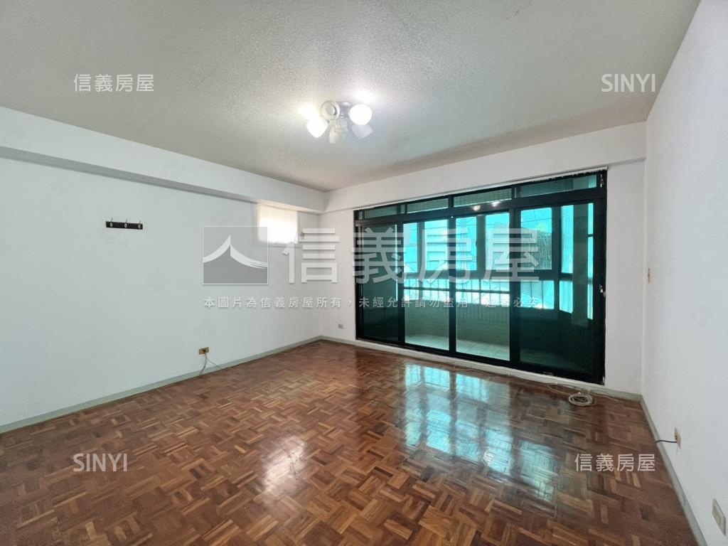 專任龍門台大學府管理邊間房屋室內格局與周邊環境
