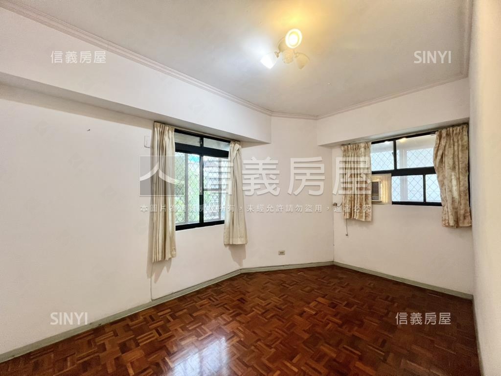 專任龍門台大學府管理邊間房屋室內格局與周邊環境