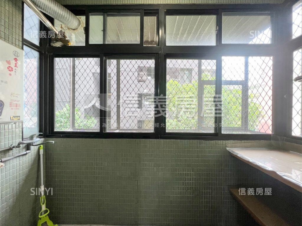 專任龍門台大學府管理邊間房屋室內格局與周邊環境
