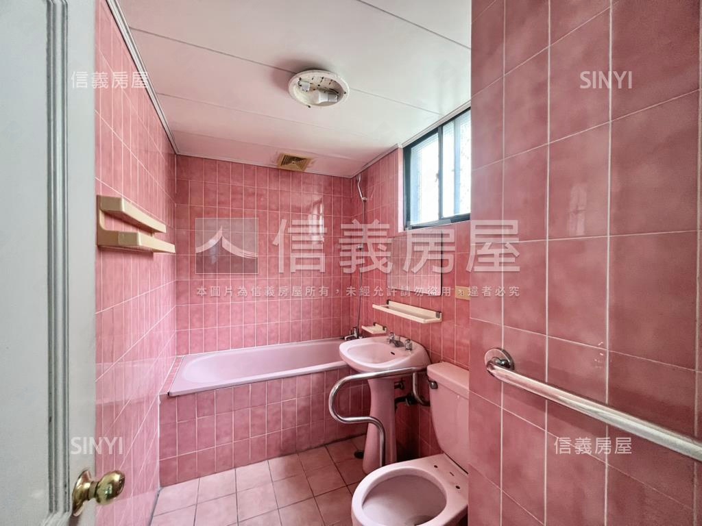 專任龍門台大學府管理邊間房屋室內格局與周邊環境