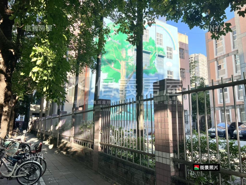 專任龍門台大學府管理邊間房屋室內格局與周邊環境