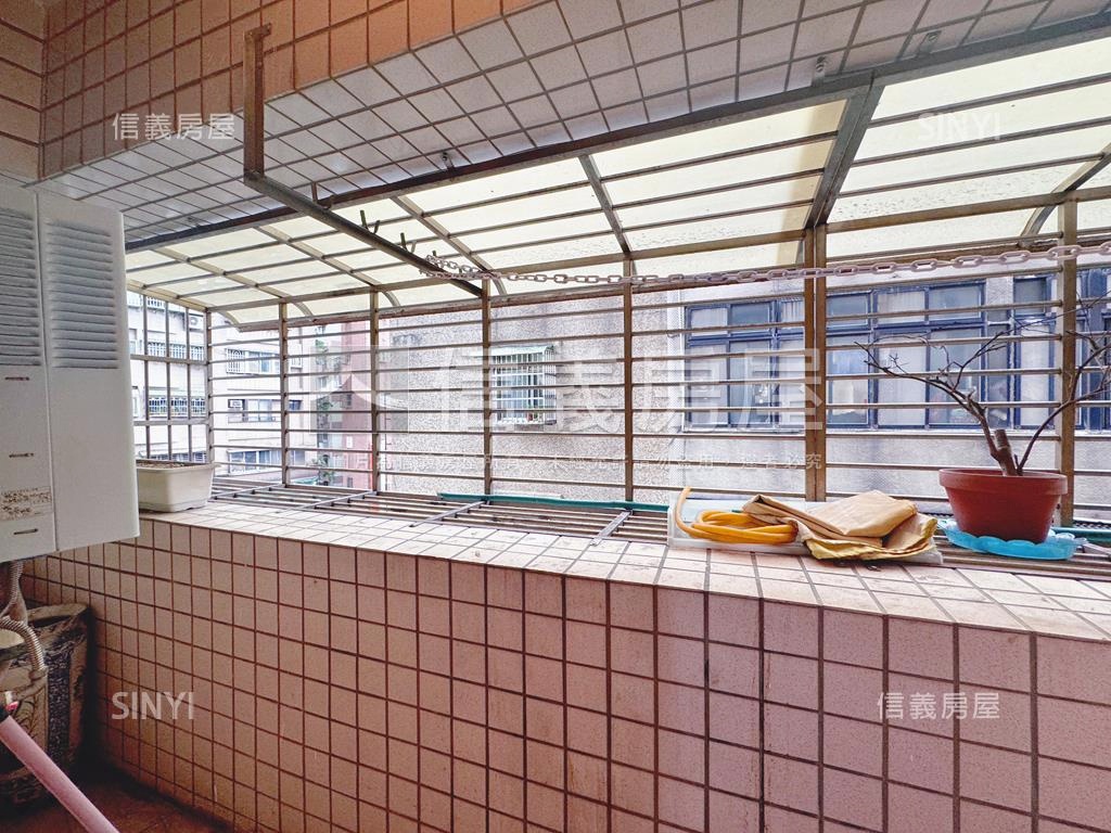 價值連城．電梯三房房屋室內格局與周邊環境