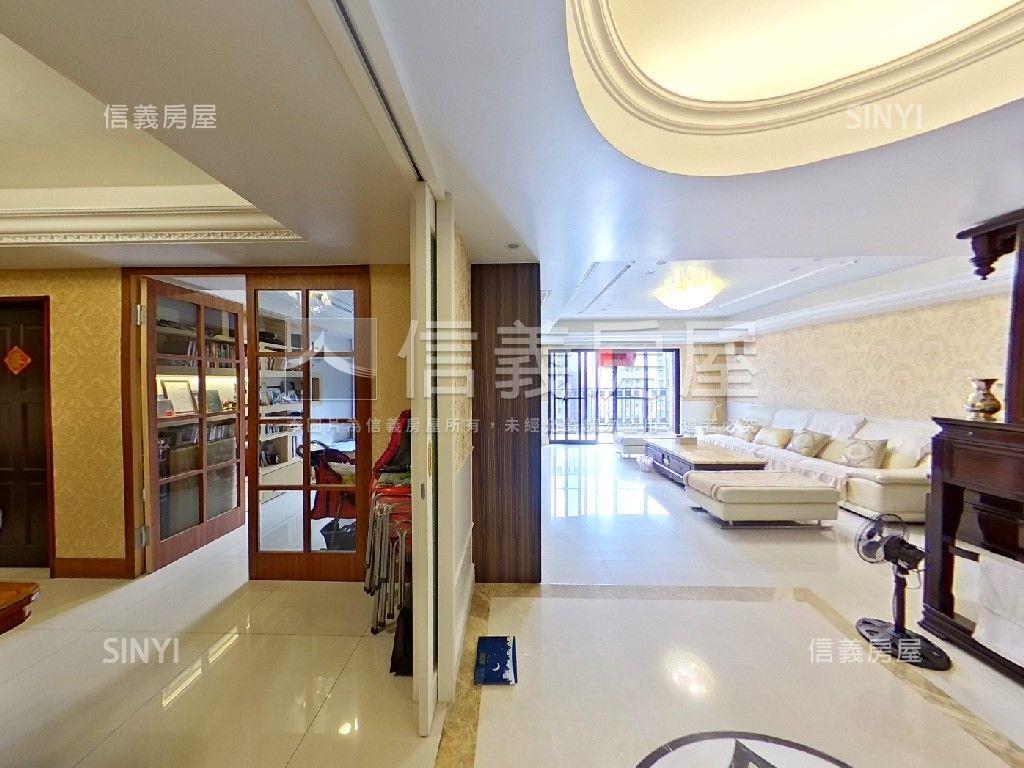 天青邊間四房附雙車位房屋室內格局與周邊環境