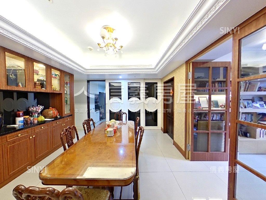 天青邊間四房附雙車位房屋室內格局與周邊環境