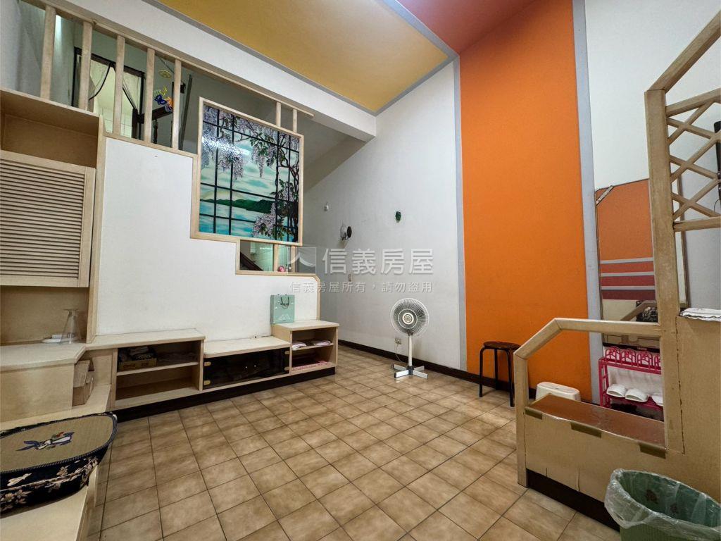 極品✿低總價臨活路透天房屋室內格局與周邊環境